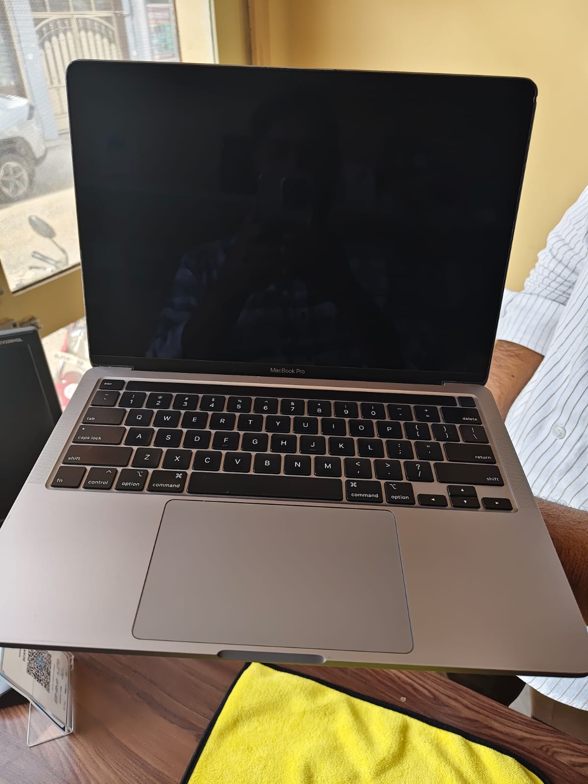 https://agarwaltechhub.com/storage/photos/1/Laptop/Mac A2251/6a182006b114f.jpeg